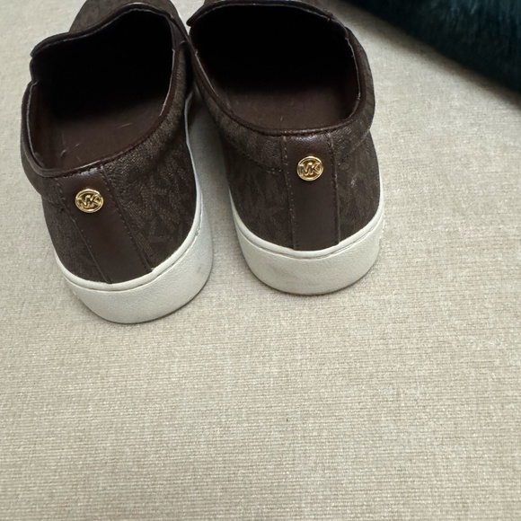 Michael Kors Women's Keaton Brown Slip On Casual Shoes Sneakers Size 8.5/EU 40 - Picture 2 of 6